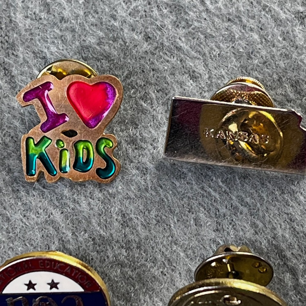 VTG Mixed Lapel Pin Lot American Heart Association United Way NEA Enamel Small - Picture 5 of 9